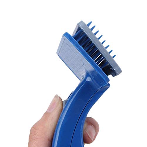 Cleaning self grooming brush for cats