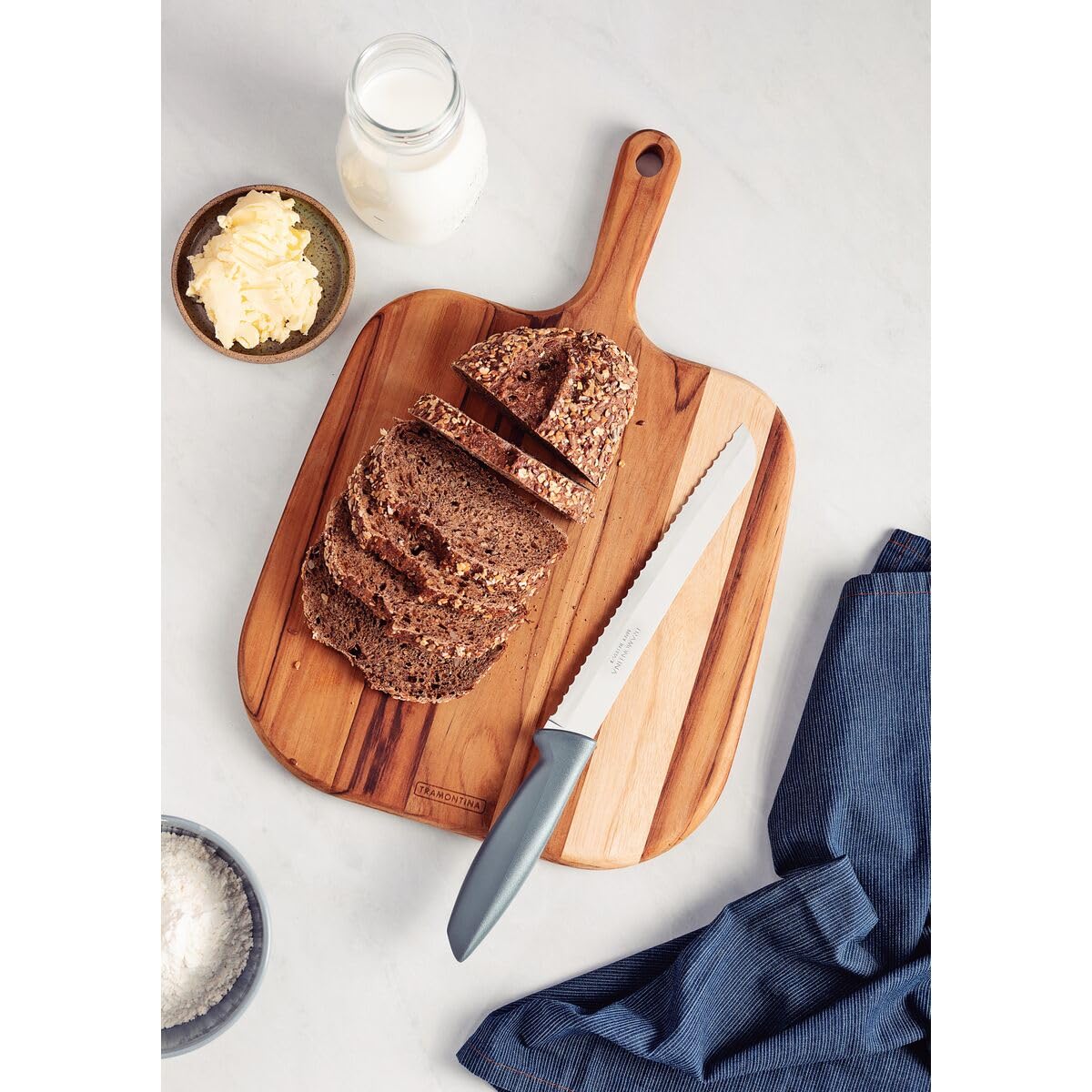 Plenus Bread Knife, 8-Inch Stainless Steel Blade, Gray Polypropylene Handle, Sharp and Durable, Perfect for Slicing Bread, Baguettes, and Pastries