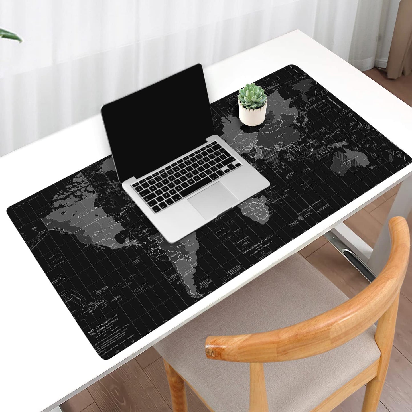 SABAN Gaming Mouse Mat World Map, XXL Mouse Mat Large 900 x 400 mm Table Mat Large Size Multifunctional Non-Slip Desk Mat Improves Precision and Speed - Black