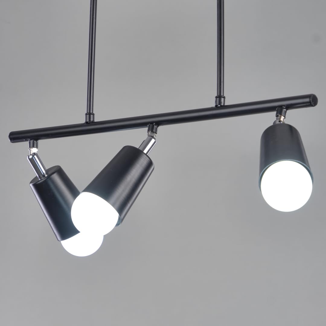 نجفه شوب تراك لايت تصميم عصري وتوزيع متوازن للإضاءة. يتميز بزاوية إضاءة واسعة تضمن انتشار الضوء بشكل متساوٍ في جميع الاتجاهات Black Track Light 3 Bulbs from Nagafa Shop SLTRB-3