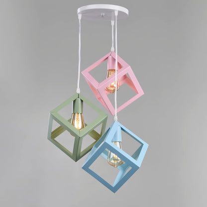 دلايه علي شكل مكعبات الوان متعدده مناسبه لغرف الاطفال وغرف المعيشه وجميع المساحات من نجفة شوب Nagafa shop multicolor cube pendant MMC1019