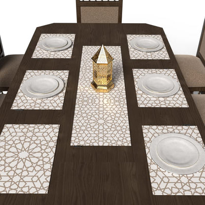 مجموعة مفارش طعام نوفا المكونة من 7 قطع، مع 6 مفارش طعام من القماش متعدد الألوان (45 × 30 سم) وغطاء طاولة واحد (35 × 140 سم)، تتميز بنمط إسلامي سماوي لمنظر طاولة فريد وروحاني.