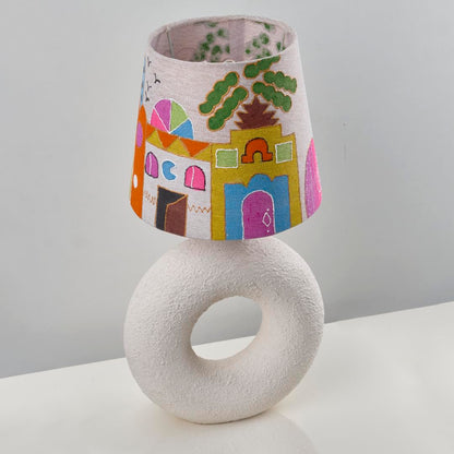 نجة شوب دارنا أباجورة مودرن بقاعدة دونات و شابوه ريفي مرسوم يدويًا (هاند ميد) Darna modern lampshade from nagafa shop G-DW-RS-1