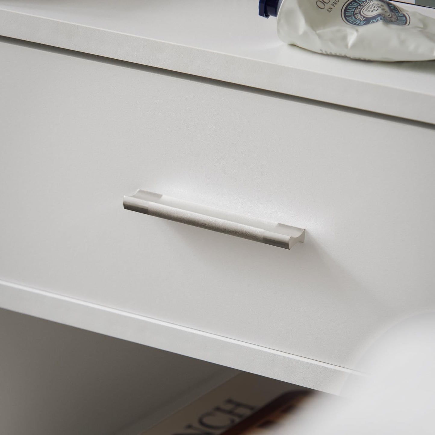 Bedside Table with 1 Drawer and 1 Niche in White, Compact Nightstand with Open and Closed Storage, Minimalist End Table for Bedroom, SmalLand FunctionaLSide Cabinet