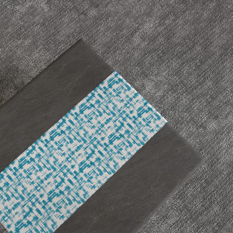 مفرش طاولة مخملي من إيزي باللونين الفيروزي والأزرق، قطعة مركزية مزخرفة من القطيفة مقاس 35×140 سم بتصميم عصري أنيق ومنعش، يوفر ملمسًا ناعمًا مع جمالية ساحلية واضحة.