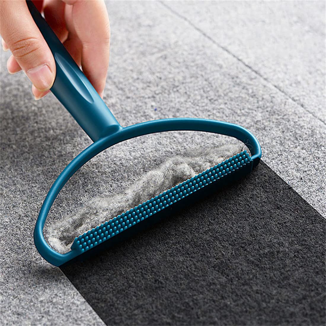 Land cast portable lint remover manual clothes cleaning fuzz shaver pet fur hair lint remover carpet rake for fluff manual epilator fabric pilling lint remover (blue)