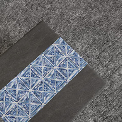 Glam Canvas Table Runner in Blue & White, a Durable Decorative Centerpiece with a Chic and Sophisticated Pattern, 35x140 cm, designed to bring a Touch of Modern Glamour to your Home