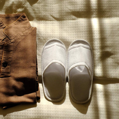 INtex HOME Open Toe White Spa Slippers - Comfortable Guest Slippers for Spa Hotel Party and Travel - Unisex Fit for Men and Women - 2 Pairs - White, One Size