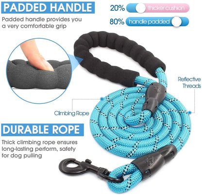 Strong dog leash with comfortable padded handle and highly reflective threads - 1.25m